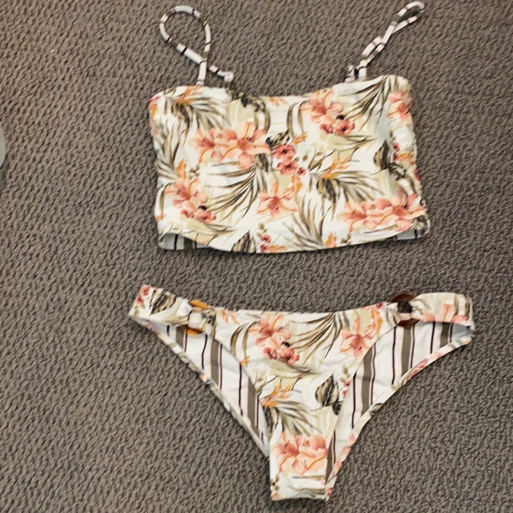 Abercrombie reversible bikini with removable strap